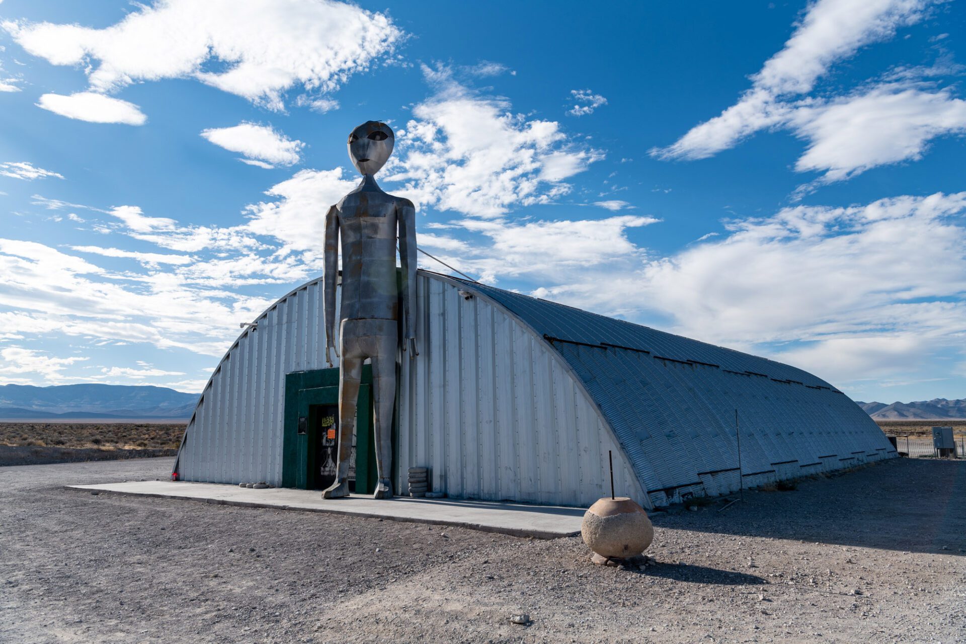 Alien Center
