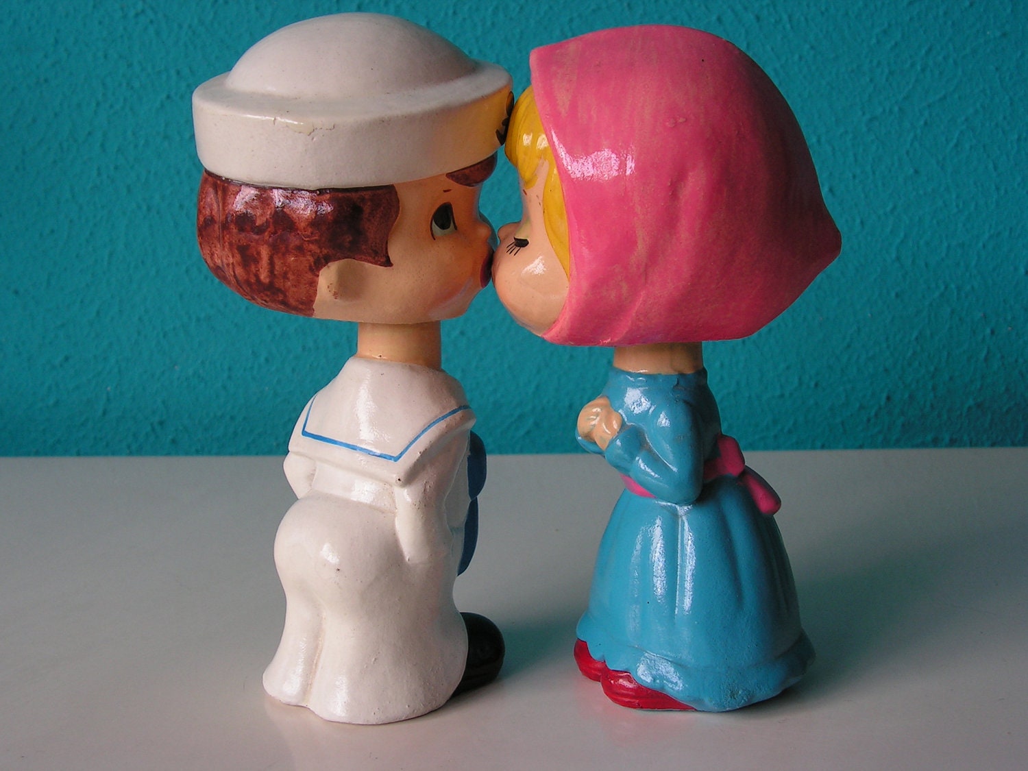 Kissing Dolls