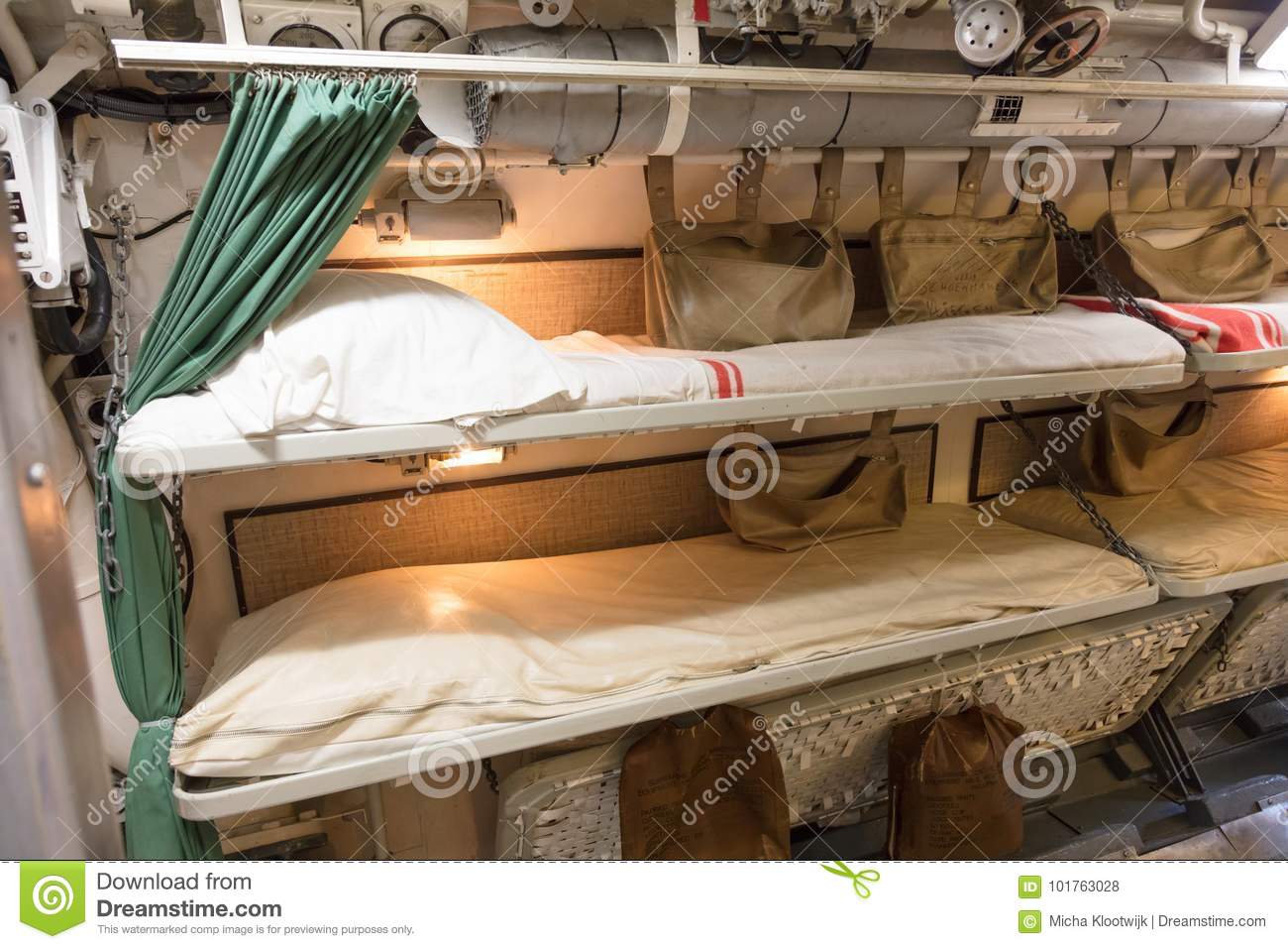 Submarine Bed